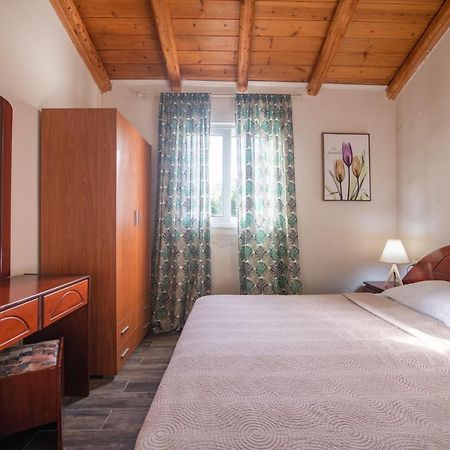Вілла Stelios Stone House Sinarades Kouramades Екстер'єр фото