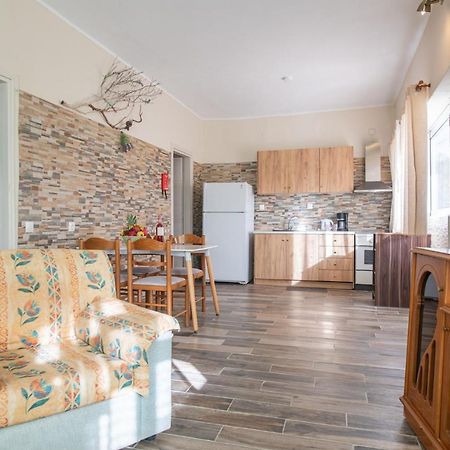 Вілла Stelios Stone House Sinarades Kouramades Екстер'єр фото