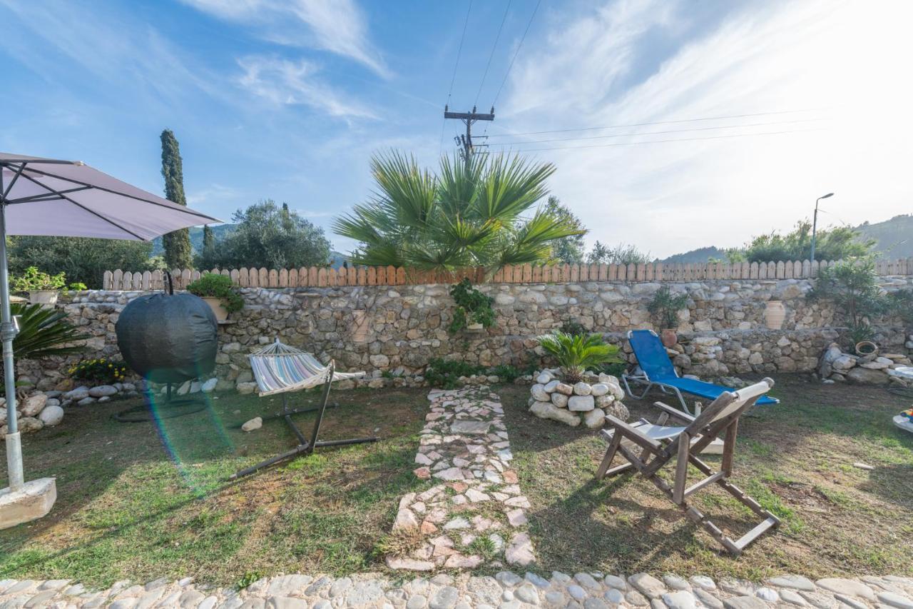 Вілла Stelios Stone House Sinarades Kouramades Екстер'єр фото