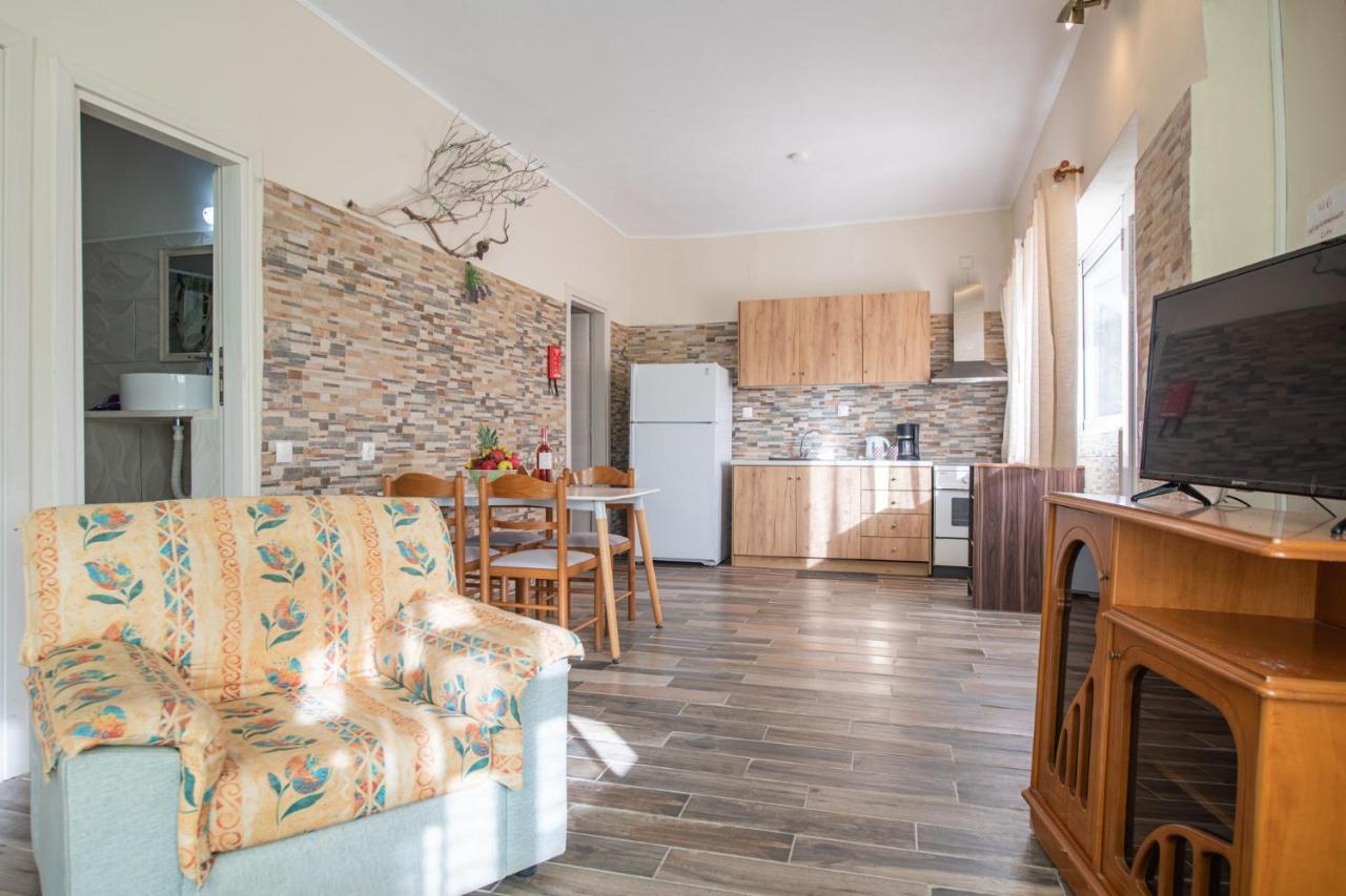 Вілла Stelios Stone House Sinarades Kouramades Екстер'єр фото