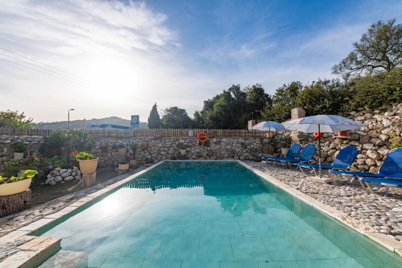 Вілла Stelios Stone House Sinarades Kouramades Екстер'єр фото