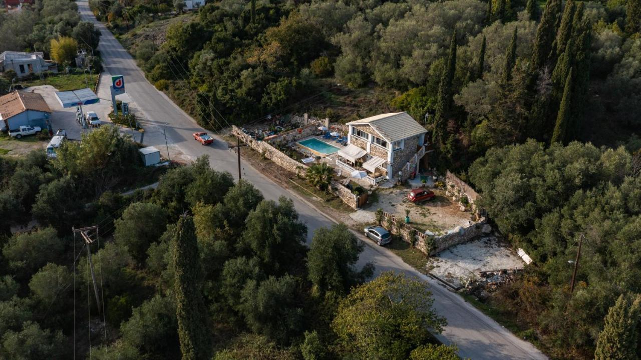 Вілла Stelios Stone House Sinarades Kouramades Екстер'єр фото