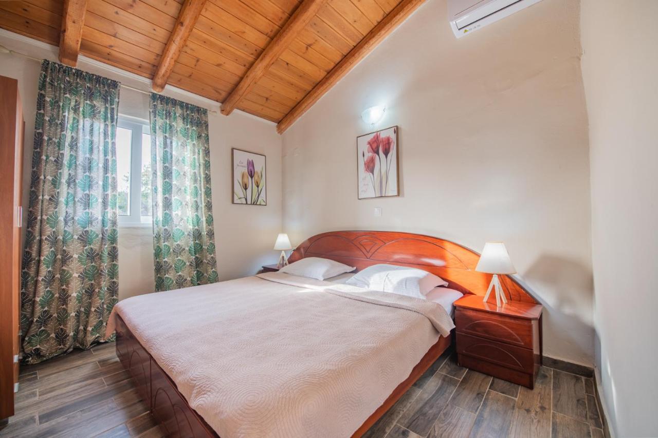 Вілла Stelios Stone House Sinarades Kouramades Екстер'єр фото