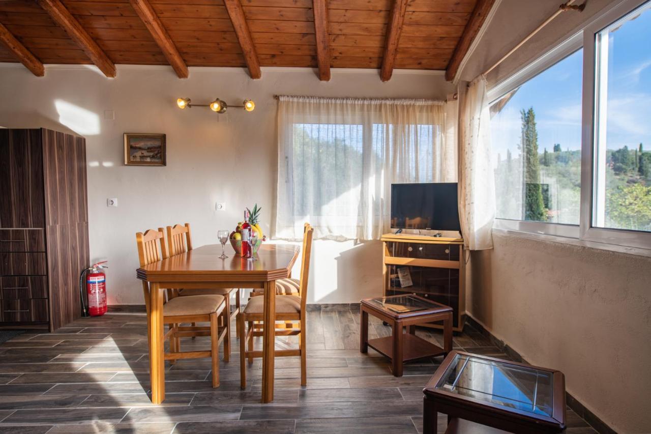Вілла Stelios Stone House Sinarades Kouramades Екстер'єр фото